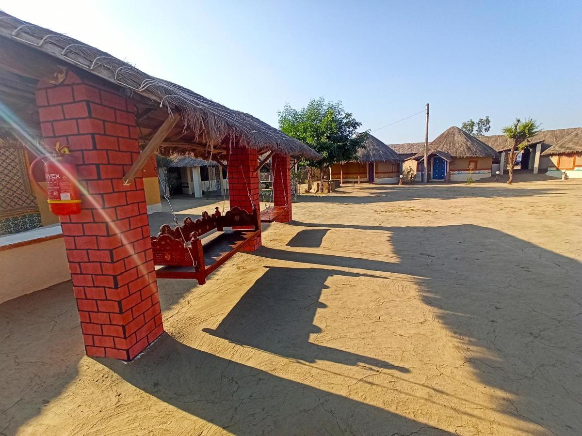 Kutir Craft Village Resort Bherandiāla 外观 照片