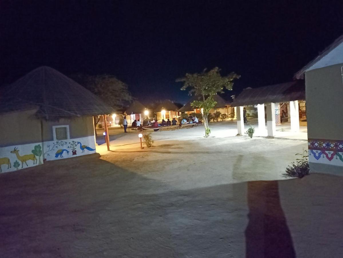 Kutir Craft Village Resort Bherandiāla 外观 照片