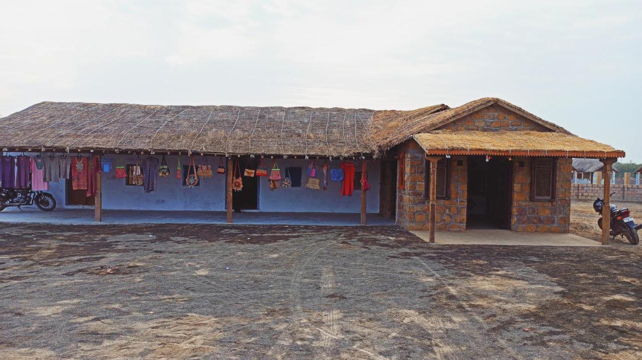 Kutir Craft Village Resort Bherandiāla 外观 照片